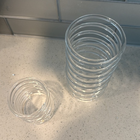 Clear Spiral Glass Vase Set - Picture 4 of 5